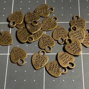 Finding: Bronze Hallmark (20)